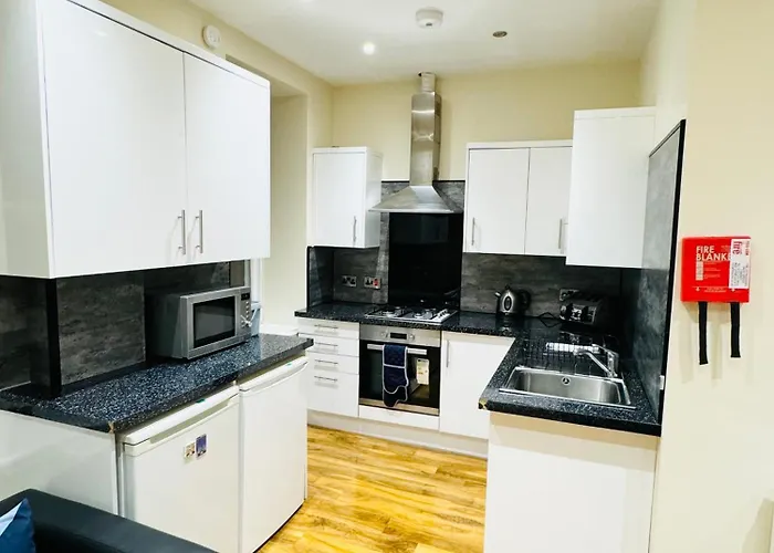 3 Bedroom Apartment With Castle Views