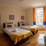 3 Bedroom Apartment With Castle Views